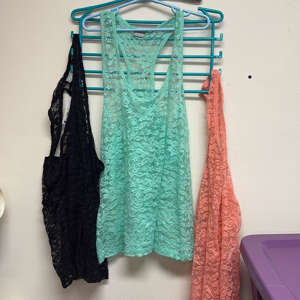 Lace tanks (vanity)